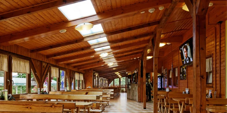 Hodina bowlingu a pizza dle výběru z menu nebo tatarák u Olešné