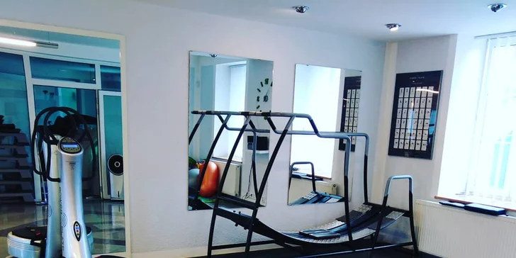 Zhubněte za pomoci moderních strojů: cvičení na power plate, vacu poweru, fiveriders nebo ve fitness kleci