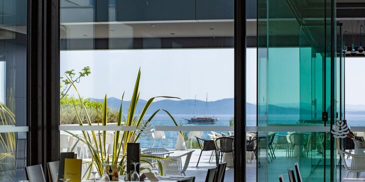 Romantické Petrčane u Zadaru. 4* hotel hned u pláže včetně plné penze