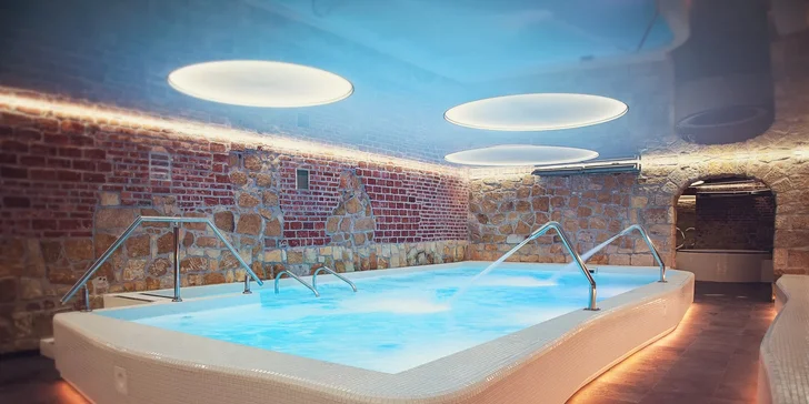 Relaxační pobyt kousek od Jelení hory: pokoje v zámeckém stylu, neomezený wellness a jídlo