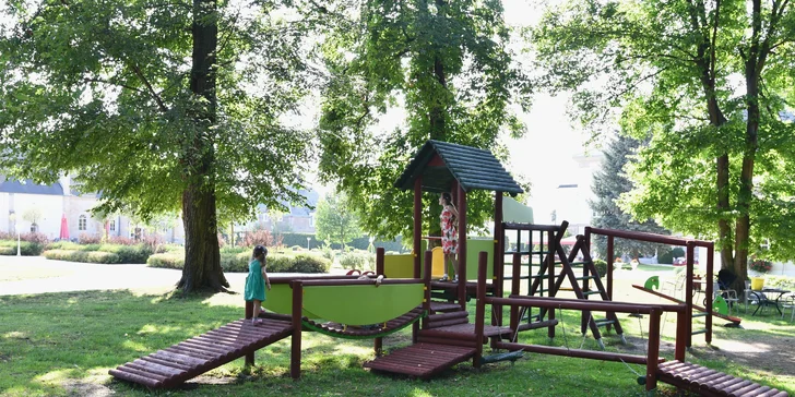 Relaxační pobyt kousek od Jelení hory: pokoje v zámeckém stylu, neomezený wellness a jídlo