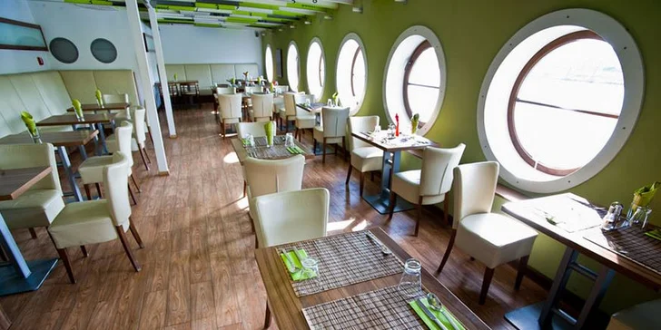 Romantická večeře na lodi GreenYacht pro dva