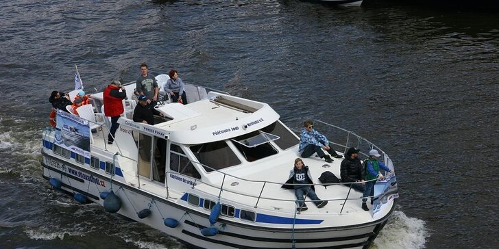 Kapitánský kurz na Vltavě či kondiční plavby
