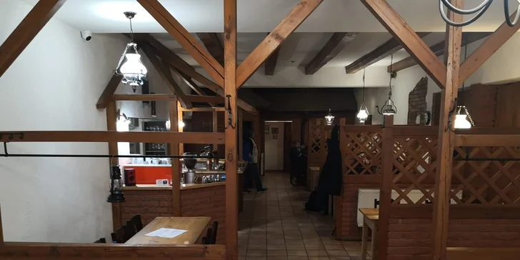 300 či 600 g tataráku z hovězí roštěné s topinkami v restauraci Sparta