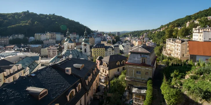 Wellness i lázeňský pobyt v oceňovaném hotelu ve Varech: bazény, sauny, procedury a polopenze