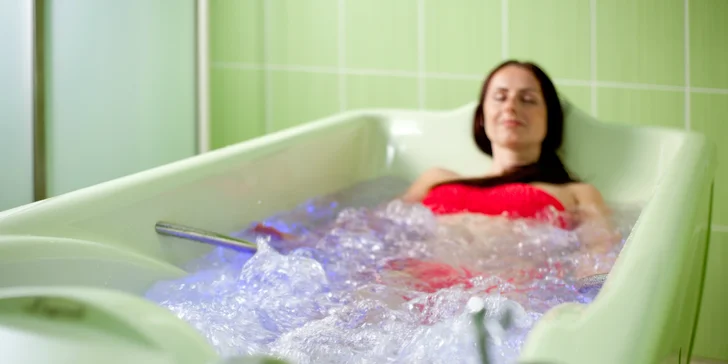 Víkendový relaxační pobyt v centru lázeňského města Dudince s bazénem, masáží a procedurami