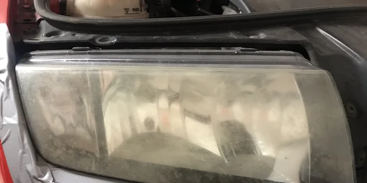 Rozzařte své auto: Rozleštění světlometů s keramickou ochranou