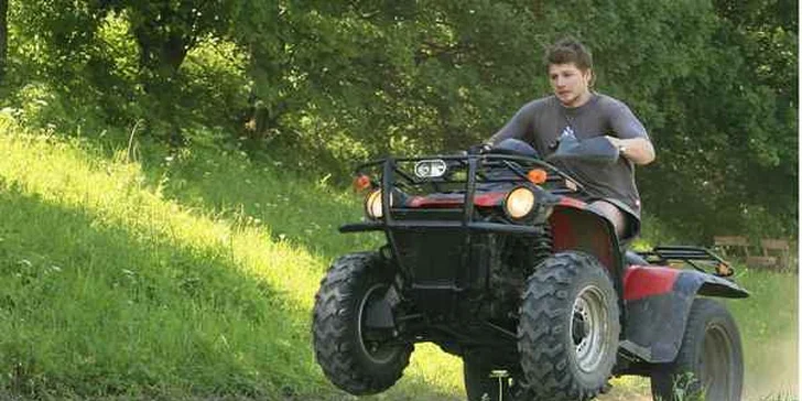 30 min. jízdy na čtyřkolce na uzavřeném terénním okruhu pro děti i dospělé
