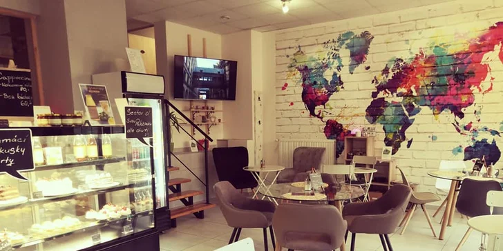 Sladké chvíle v centru Liberce: káva, zákusek a limonáda podle výběru