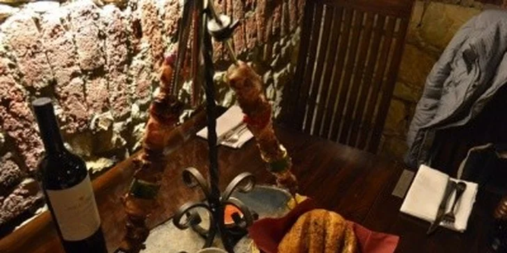 399 Kč za 900g špíz z argentinského hovězího, vepřové panenky a domácího choriza PRO DVA. Jihoamerická gastronomie s 60% slevou!