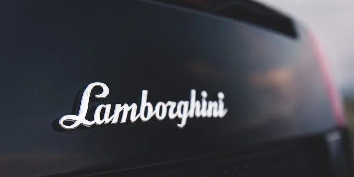 Zážitkové jízdy ve Ferrari, Lamborghini či Mercedes Benz: 15, 30, 45 i 60 minut