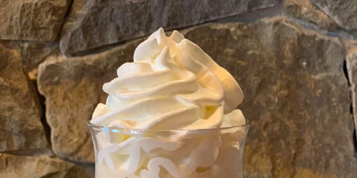 Bio čaj, alžírská káva nebo macchiato s příchutí a zákusek podle výběru