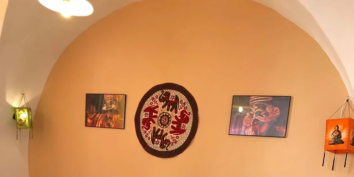 Indické 4chodové menu pro 2 osoby: předkrm, polévka, kuřecí Thali se 3 omáčkami i dezert