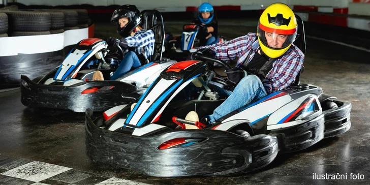 Motokáry pro děti i dospělé v motokárové hale: 2x 7 minut jízdy a 2 půllitry kofoly