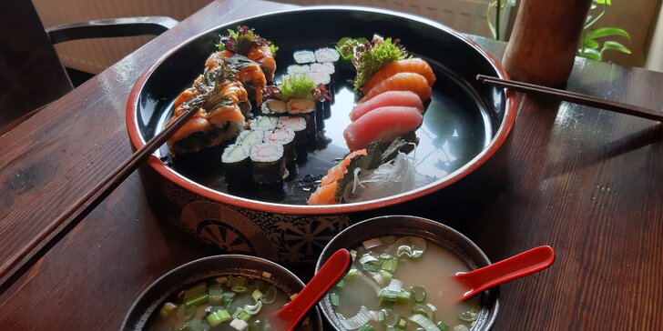 Ochutnejte asijské dobroty: střední či velký sushi set i japonská miso polévka