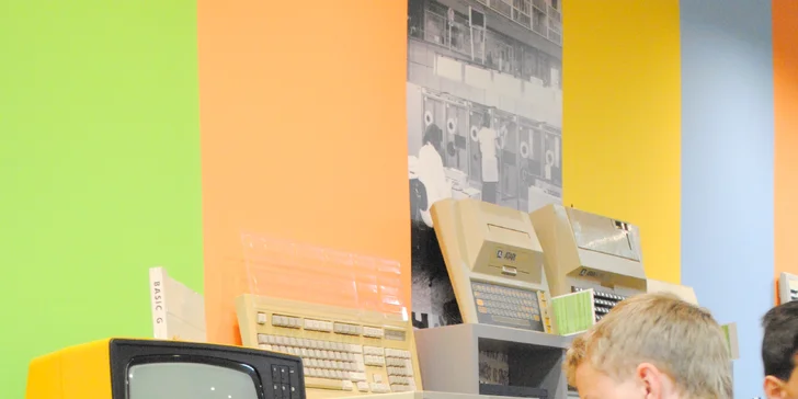Vraťte se v čase: vstupenky do muzea Retro Computer s možností hraní her