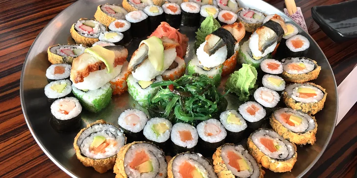 Sushi sety s 24–52 ks: rolky s lososem, tuňákem i čistě vegetariánské