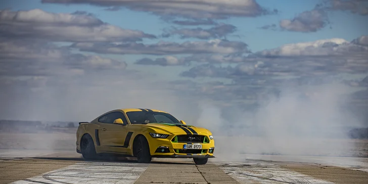 Upravený Ford Roush Mustang: 10 min. spolujízdy nebo až hodina řízení