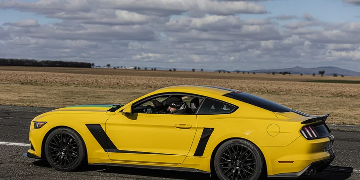 Upravený Ford Roush Mustang: 10 min. spolujízdy nebo až hodina řízení
