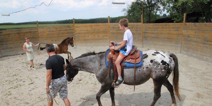 Hurá na ranč: výklad, jízda na koni, westernové ježdění nebo romantická vyjížďka v povozu