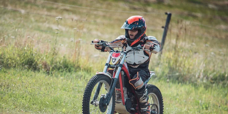Vyjeďte s BMW do terénu: 2hod. jízda na 6 motocyklech, soukromý okruh, rovinky i sjezdy a překážky