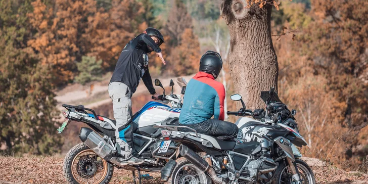 Vyjeďte s BMW do terénu: 2hod. jízda na 6 motocyklech, soukromý okruh, rovinky i sjezdy a překážky