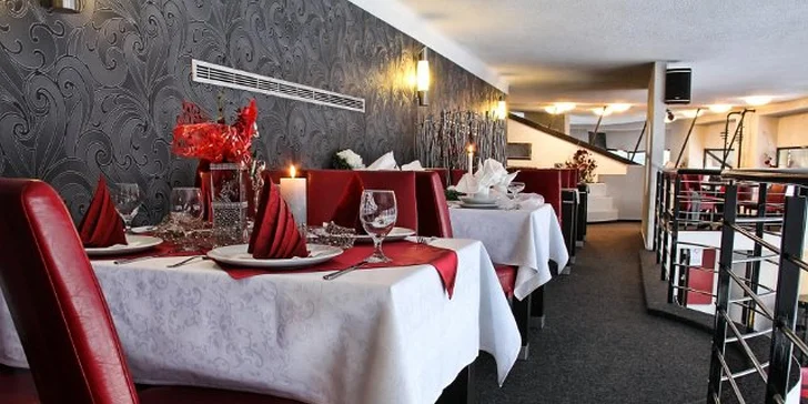 50% sleva na letní nabídku steaků a salátů z nabídky Restaurace Tyršova