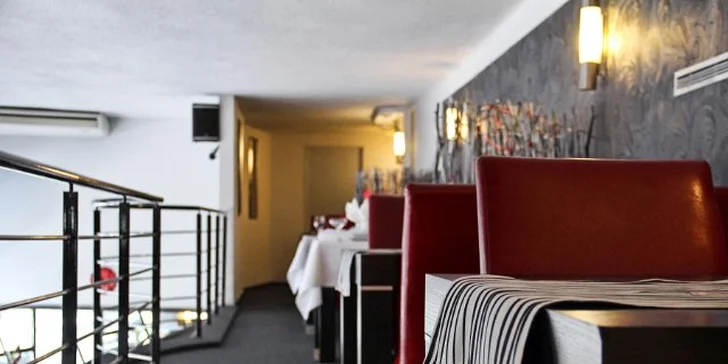 50% sleva na letní nabídku steaků a salátů z nabídky Restaurace Tyršova