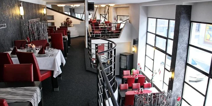 50% sleva na letní nabídku steaků a salátů z nabídky Restaurace Tyršova