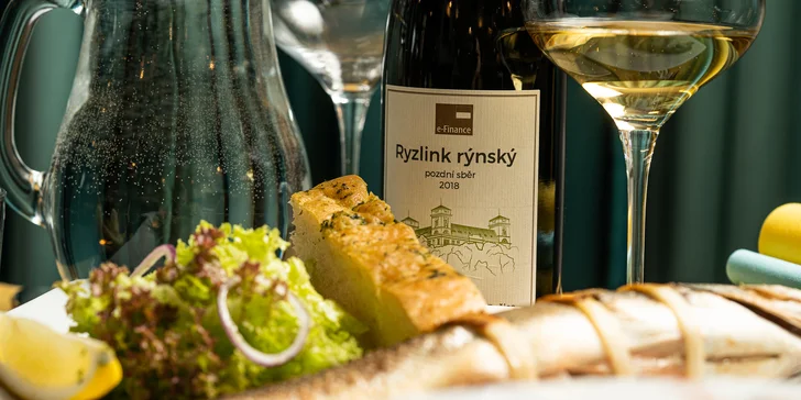 Vychutnejte si lahodné menu v příjemné restauraci i s lahví Rýnského Ryzlinku