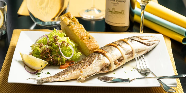 Vychutnejte si lahodné menu v příjemné restauraci i s lahví Rýnského Ryzlinku