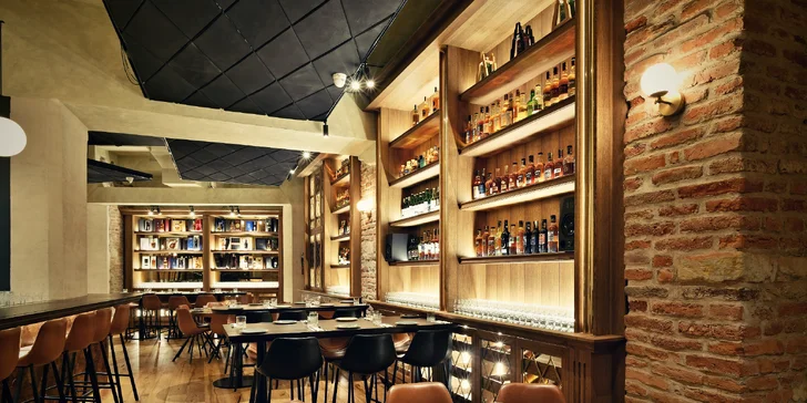 3chodové menu s degustací whiskey pro 2 osoby: losos či flank steak, carpaccio i čokoládová pěna