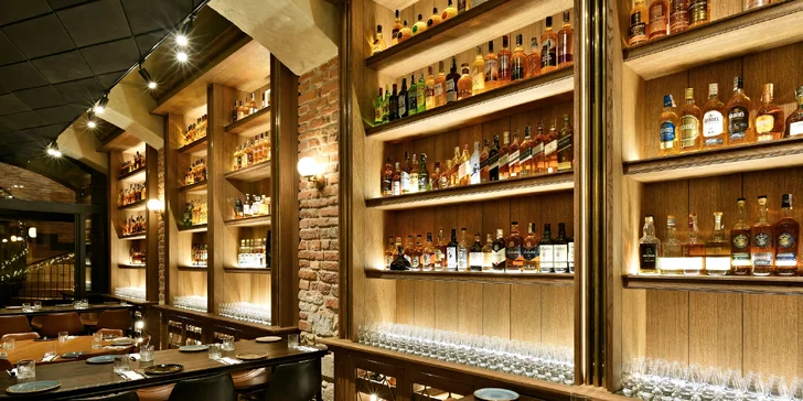 3chodové menu s degustací whiskey pro 2 osoby: losos či flank steak, carpaccio i čokoládová pěna