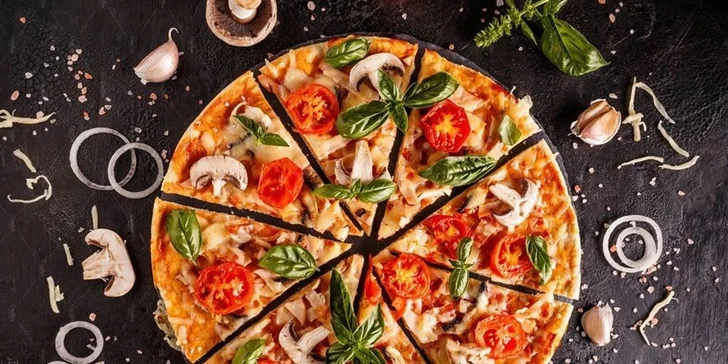 Dvě pizzy podle výběru ze 32 druhů s rozvozem po celém Brně