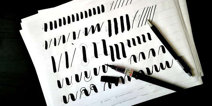 Otevřené vouchery na online kurzy letteringu v hodnotě 1800 a 2500 Kč