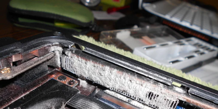 Expres čištění notebooku nebo počítače od prachu do 24 hodin