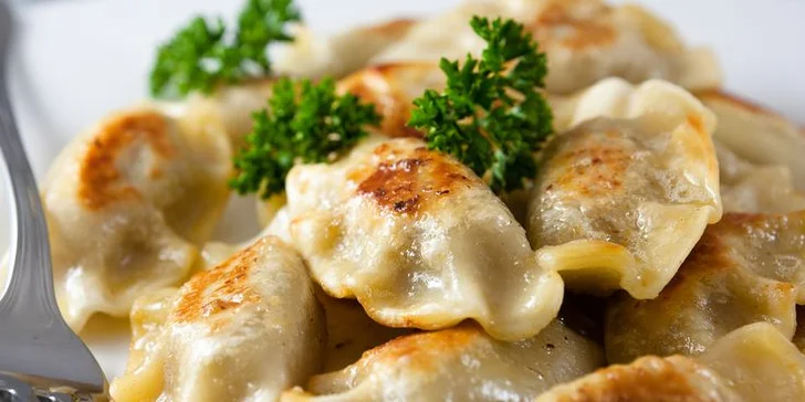 Mražené domácí pelmeně a vareniky: 800g balení s masovou či tvarohovou náplní