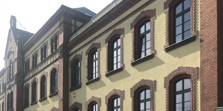 Přispějte na výrobu a nákup roušek pro domovy seniorů, stále jich chybí desetitisíce kusů