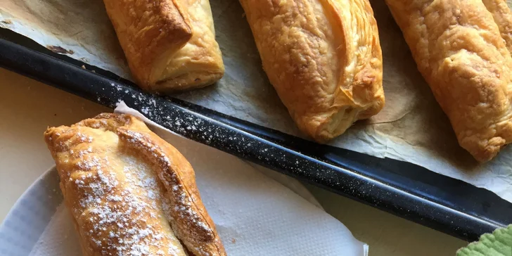 Nápoj dle výběru a k tomu třeba závin, hummus nebo quiche i s možností odnosu s sebou