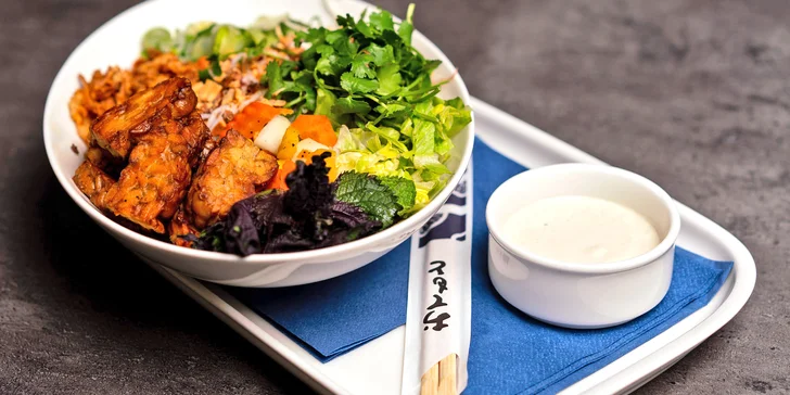Asijské jídlo na odnos s sebou: vegan nam bộ, curry, phở či bibimbap