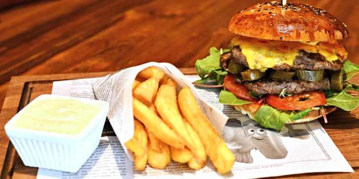 Dobrota domů: hovězí burger dle výběru, hranolky s domácí tatarkou a nápoj