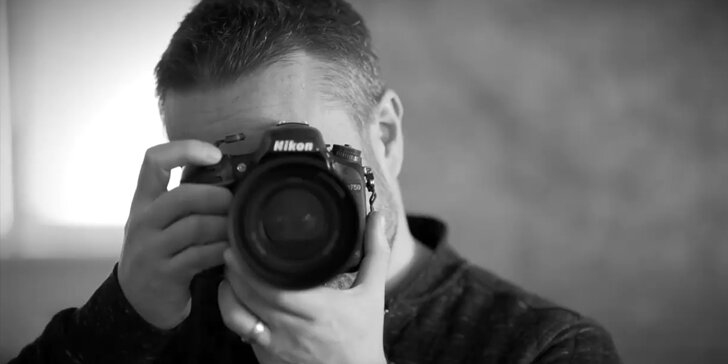 Online fotografické videokurzy: studiový portrét, retuš a základy Lightroomu
