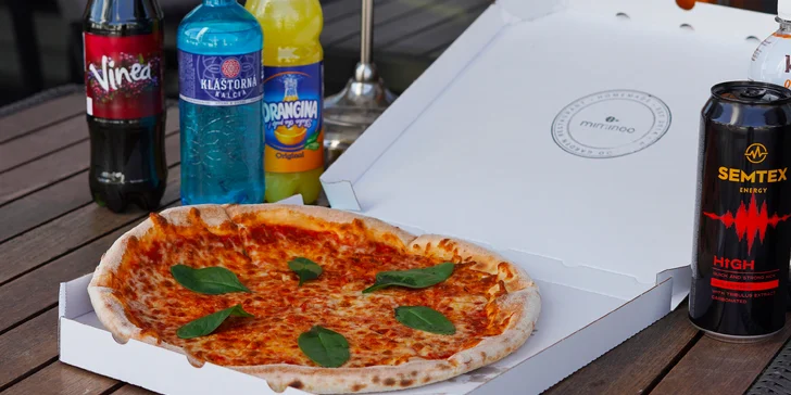 Skočte si pro pizzu nebo burger: take away jídlo a pití z restaurace pod Žižkovskou věží