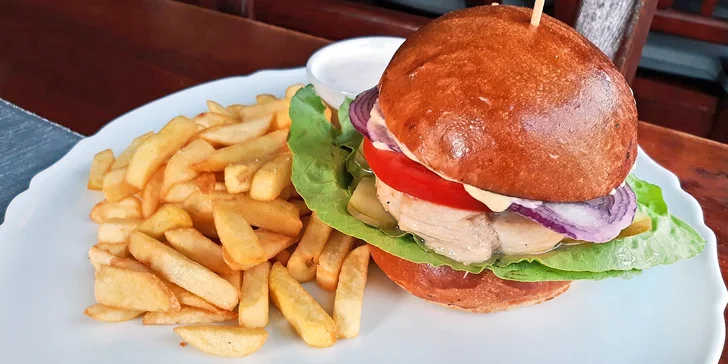20% sleva na celý sortiment restaurace Pizzeria Justina v Motole: pizzy, burgery i těstoviny