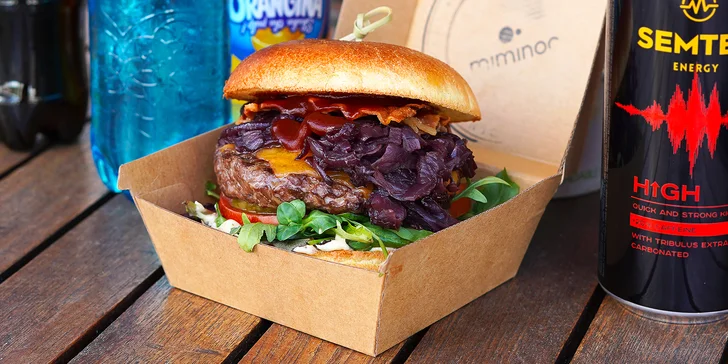Skočte si pro pizzu nebo burger: take away jídlo a pití z restaurace pod Žižkovskou věží