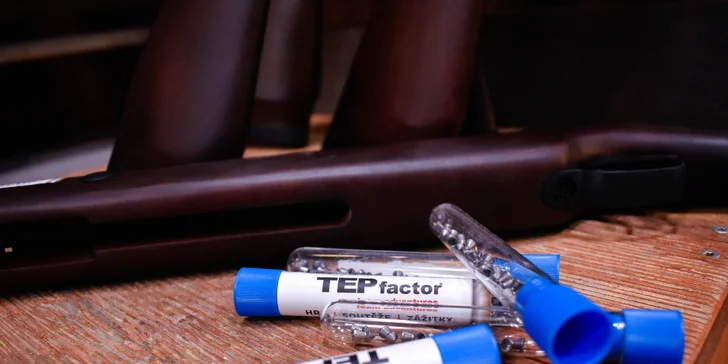 Kompletní balíček zábavy v TEPfactoru pro 4 osoby: 240 minut zábavy i ubytování se snídaní