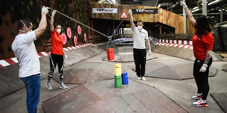 Kompletní balíček zábavy v TEPfactoru pro 4 osoby: 240 minut zábavy i ubytování se snídaní