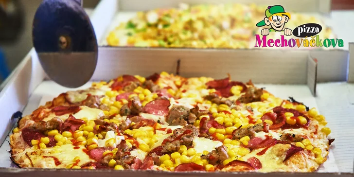 Dvě poctivé Mechováčkovy pizzy s rozvozem až k vám domů: výběr z 15 druhů