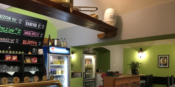 Masová hostina pro 4 osoby: Kilo řízků, tatarák a hranolky U Bizona