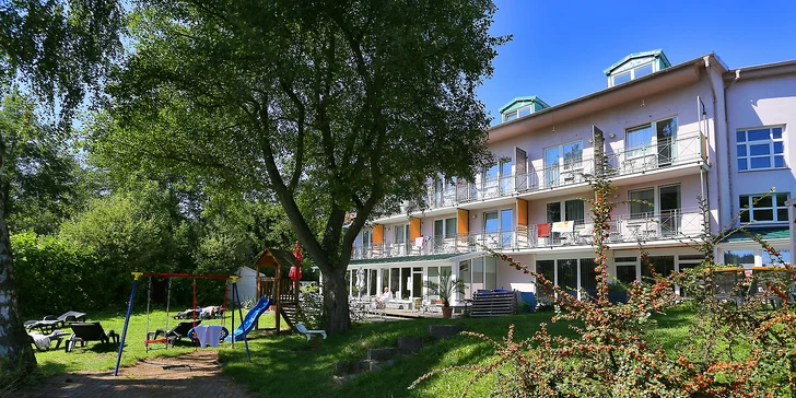 Podzim a zima na Karlovarsku: hotel u jezera, bazén s vířivkou a polopenze